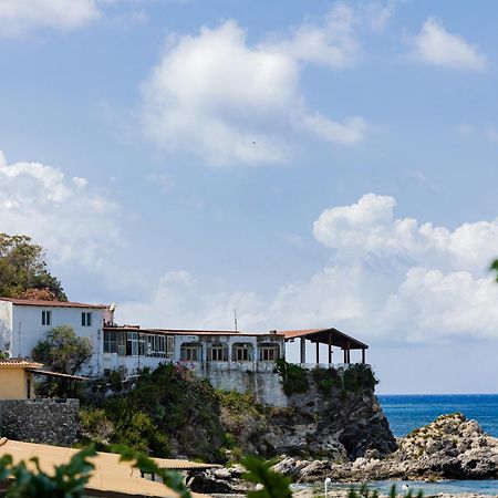 Riva Smeralda Camping Lodge Милаццо Экстерьер фото