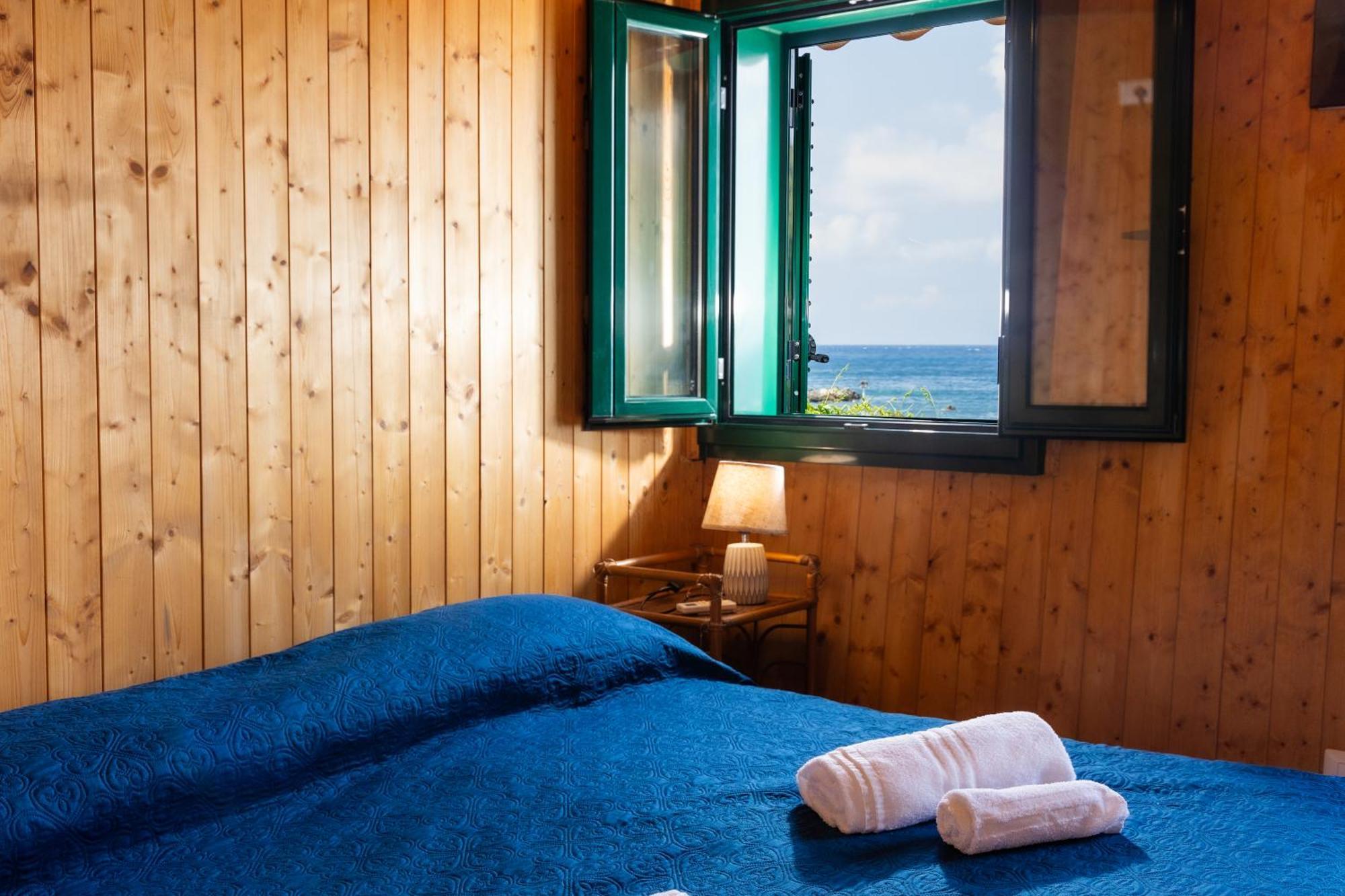 Riva Smeralda Camping Lodge Милаццо Экстерьер фото