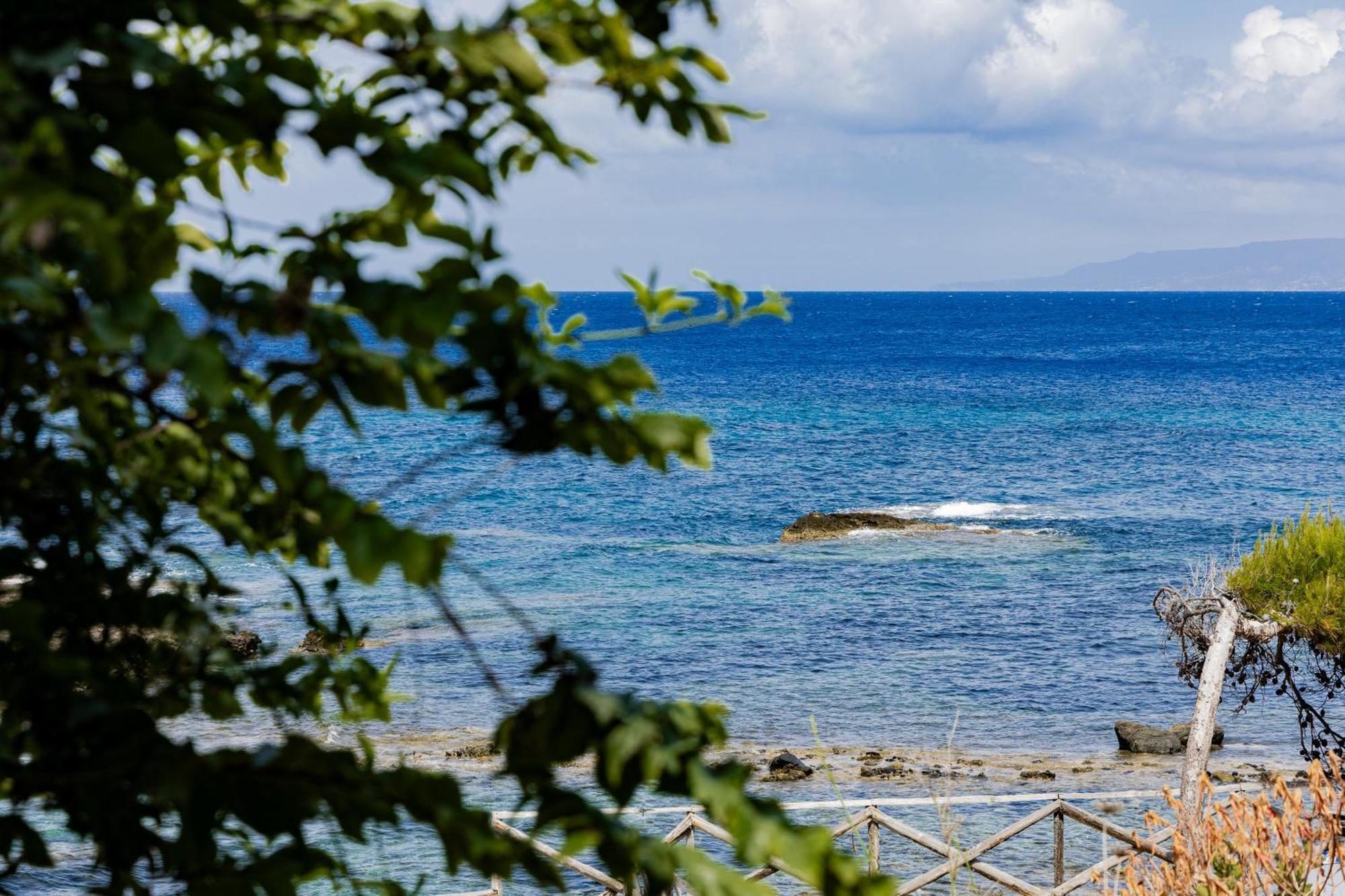 Riva Smeralda Camping Lodge Милаццо Экстерьер фото