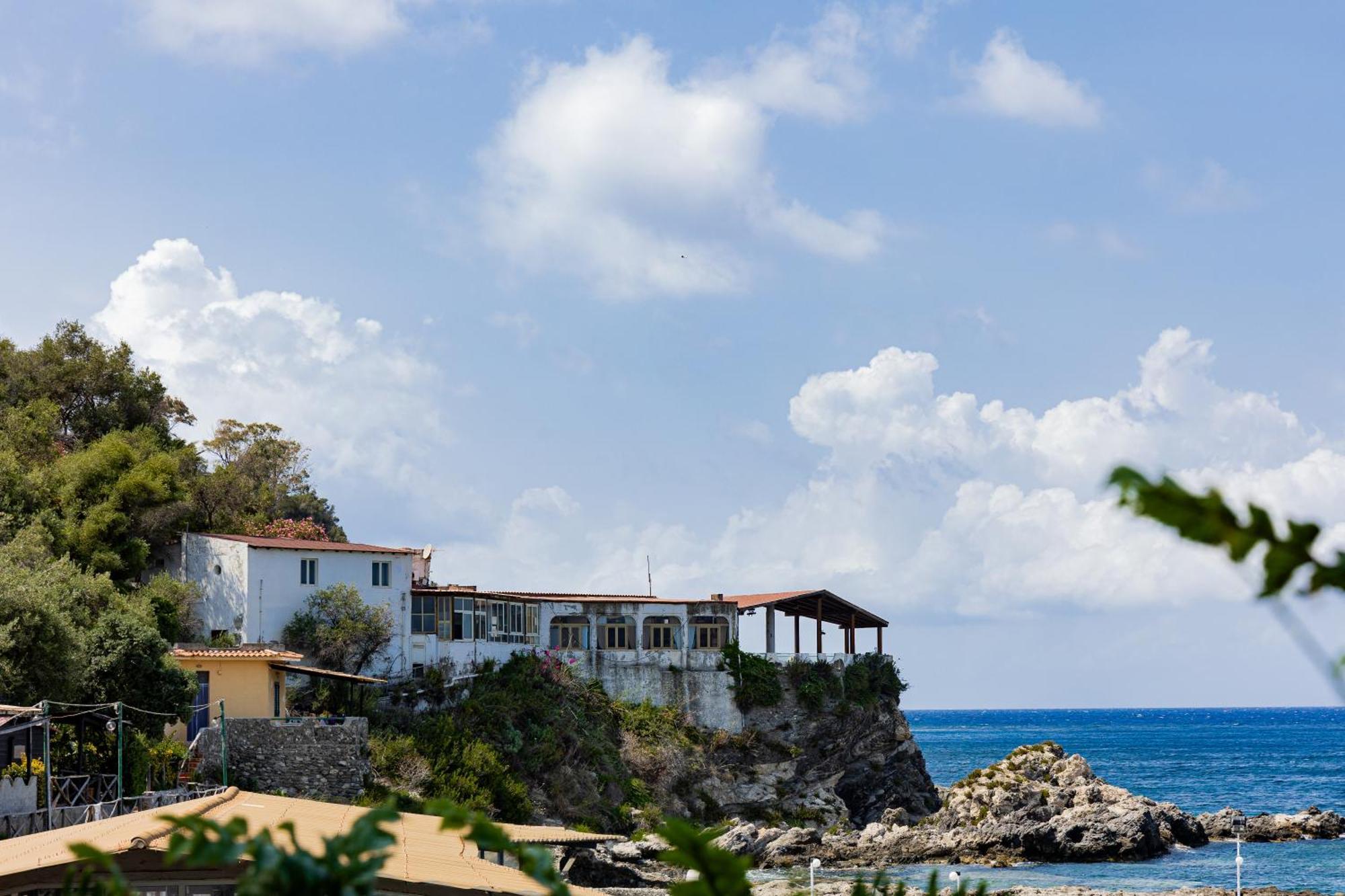 Riva Smeralda Camping Lodge Милаццо Экстерьер фото