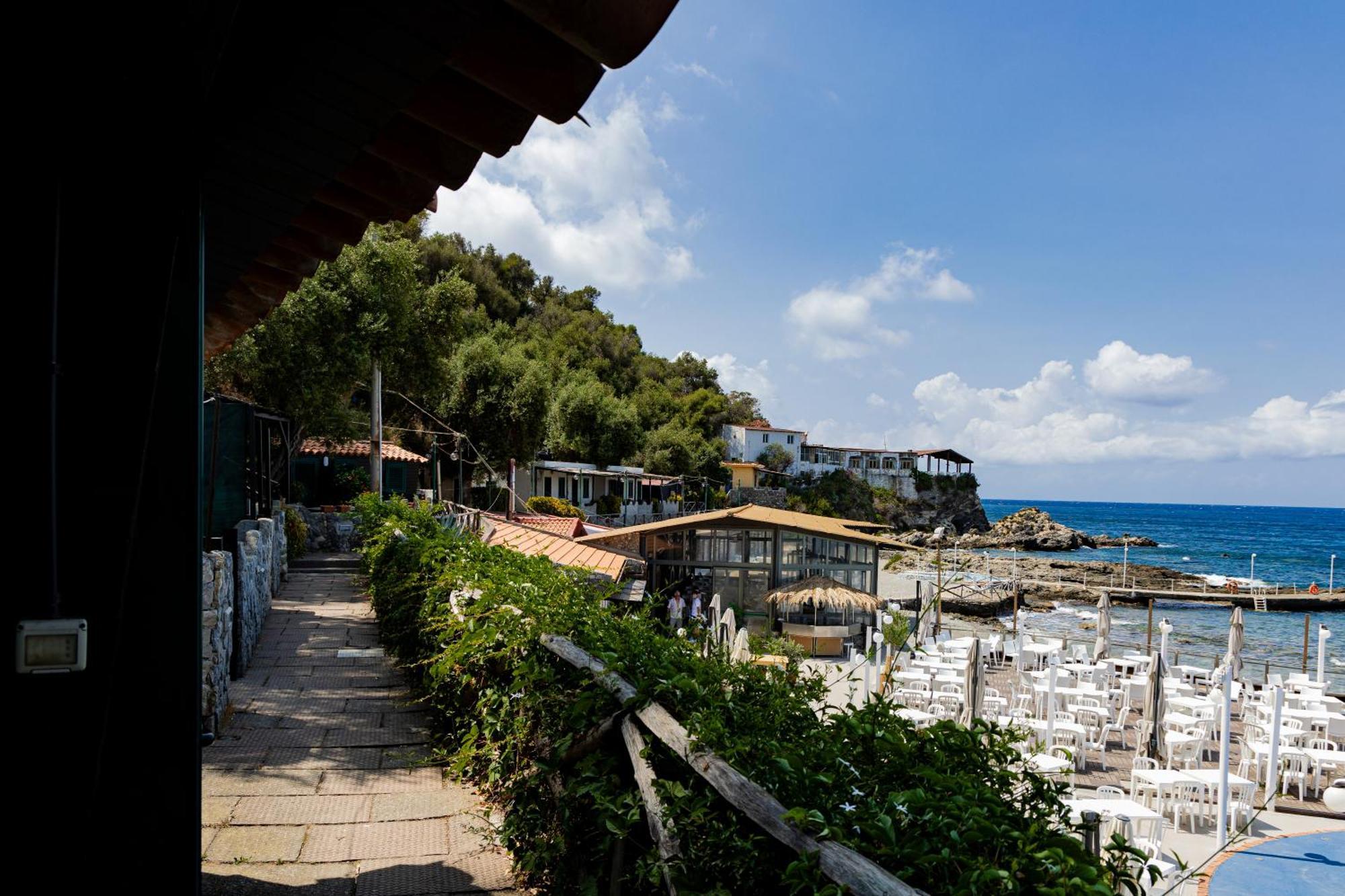 Riva Smeralda Camping Lodge Милаццо Экстерьер фото