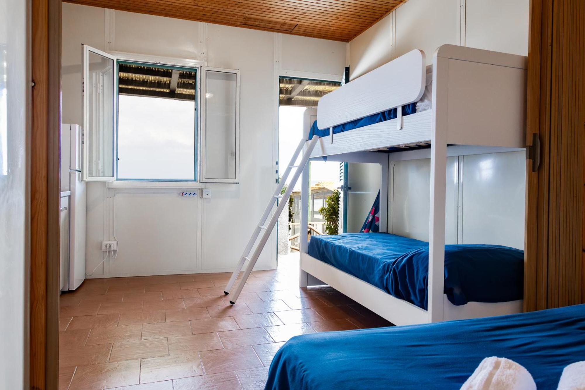 Riva Smeralda Camping Lodge Милаццо Экстерьер фото