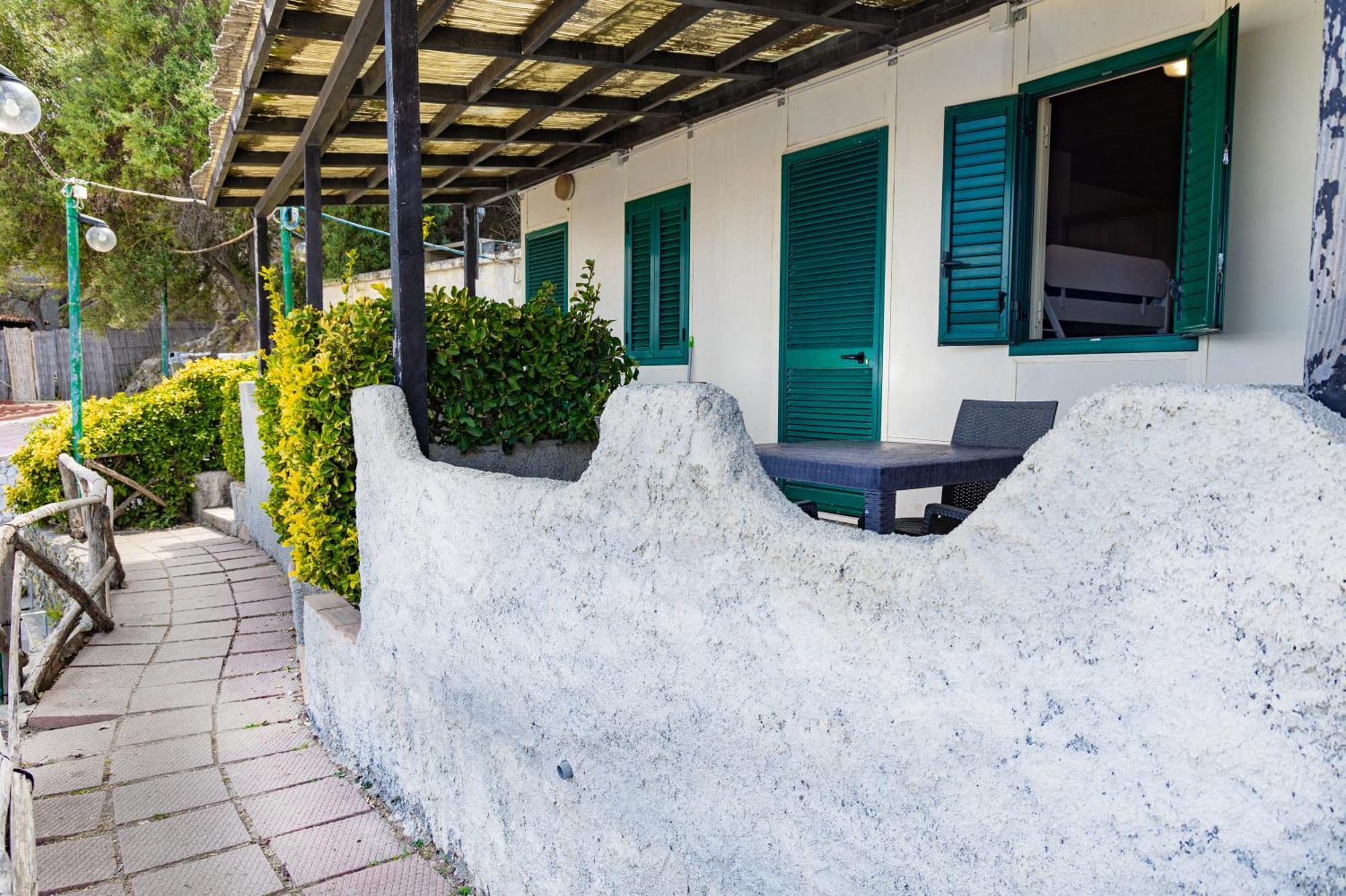 Riva Smeralda Camping Lodge Милаццо Экстерьер фото